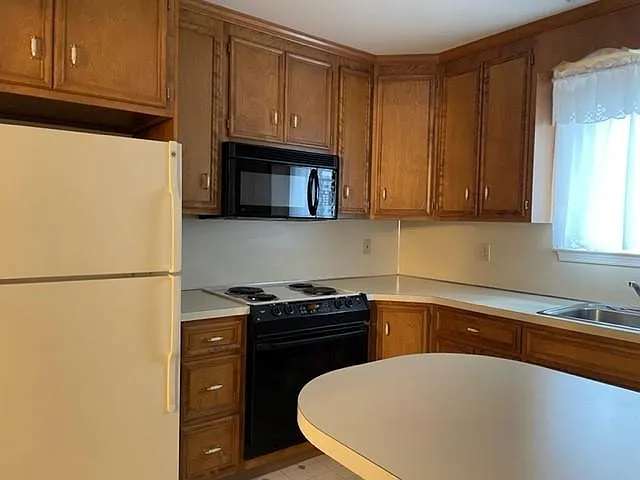 867 Cold Spring Rd — Photo 7
