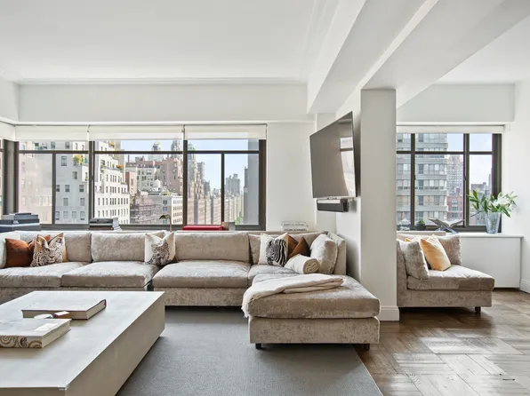 715 Park Avenue image 1 of 19