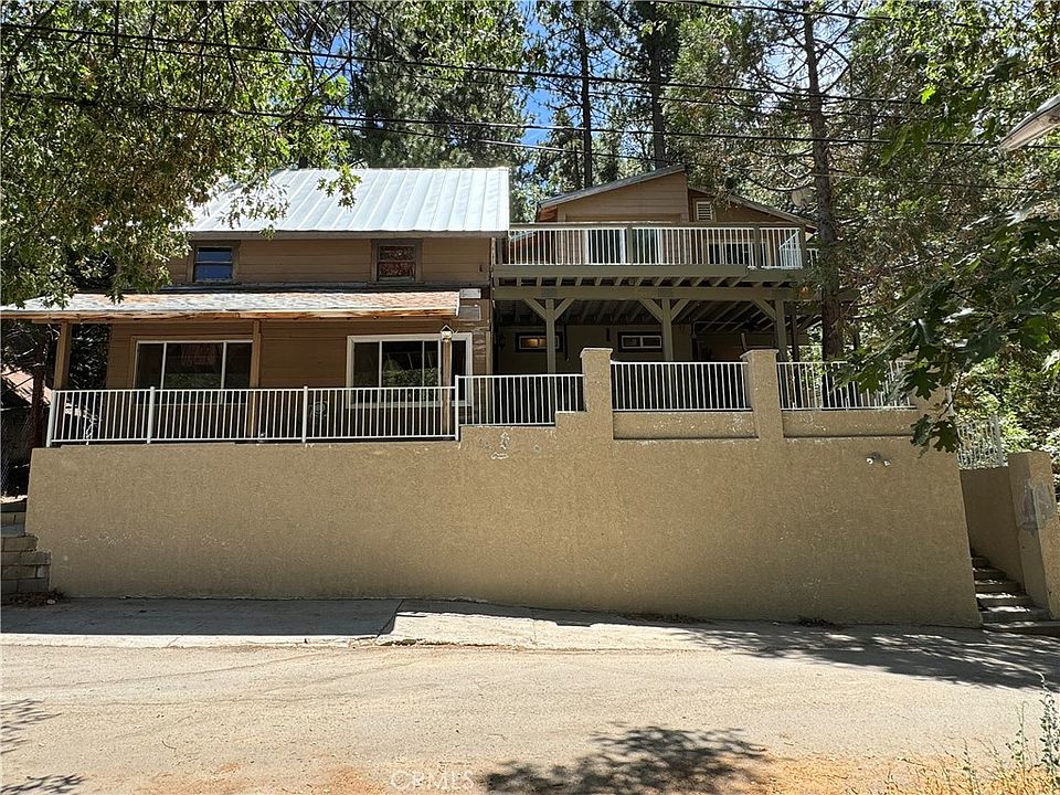 1st image of 32745 Badger Ln