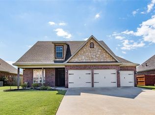 3704 N 4th St, Rogers, AR 72756