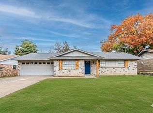 1205 Navaho St, Arlington, TX 76012