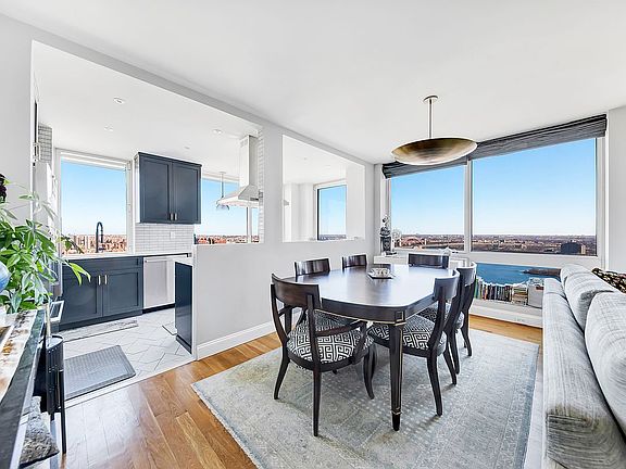 3rd image of 215 E 96th St #39H