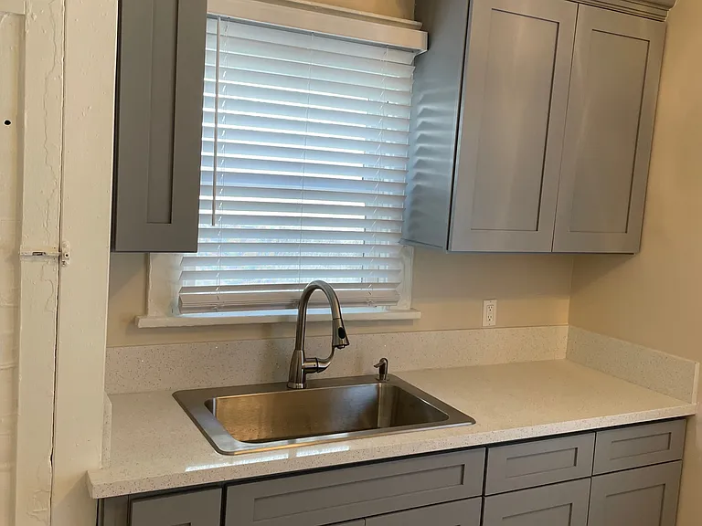 3401 N Mission Rd — Photo 14