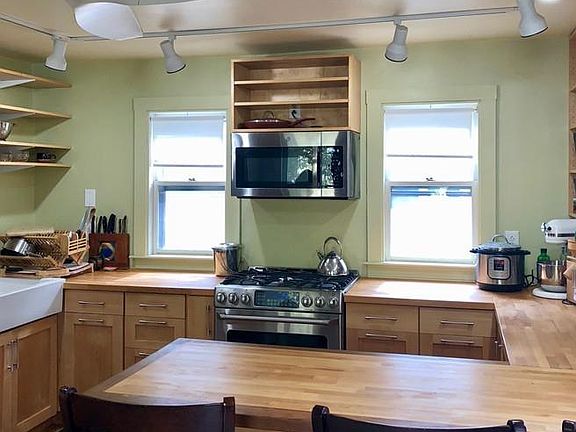 3rd image of 29 Japonica St