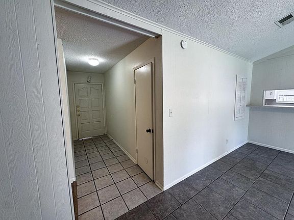 5th image of 702 Monterrey Dr