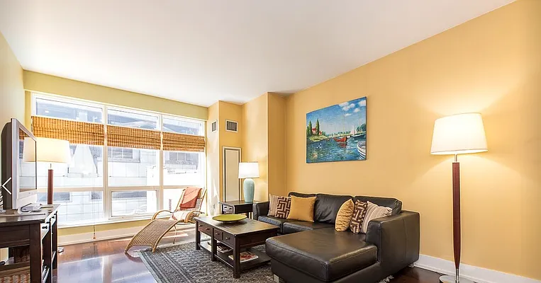 Rented by EASYRENT REALTY LLC | media 7