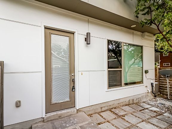 2nd image of 262 E Cevallos St