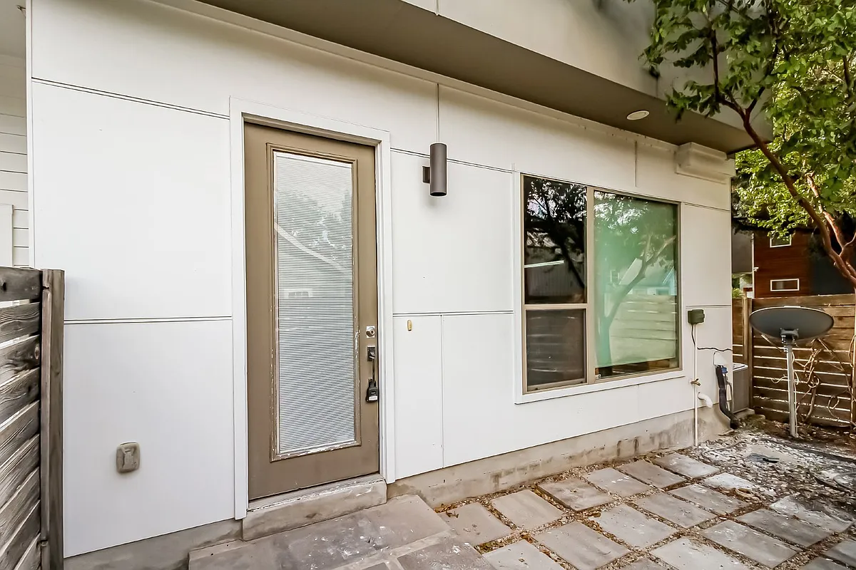 Building Photo - 262 E Cevallos St