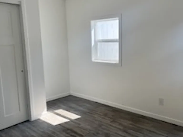 580 N Main St — Photo 7
