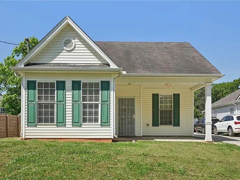 2596 Bates St SE — Photo 1