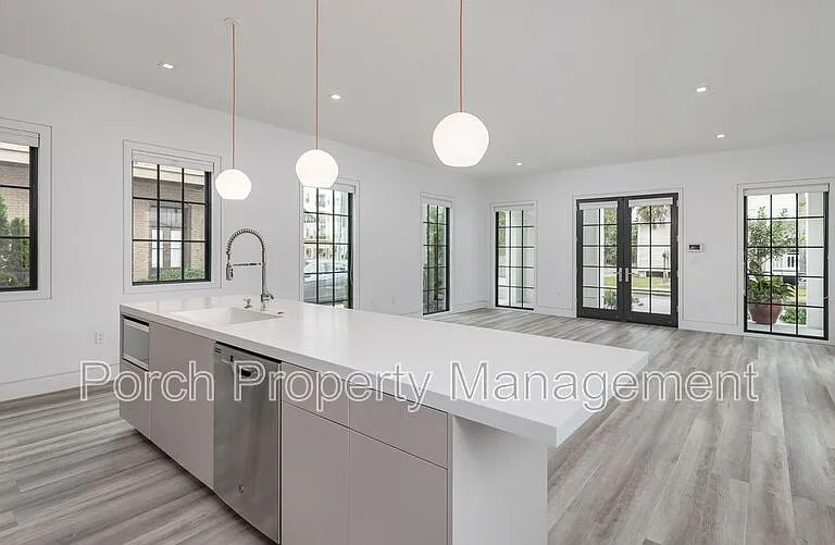 207 E Intendencia St — Photo 6