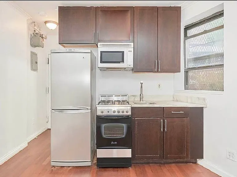 500 E 11th St #1 — Photo 11