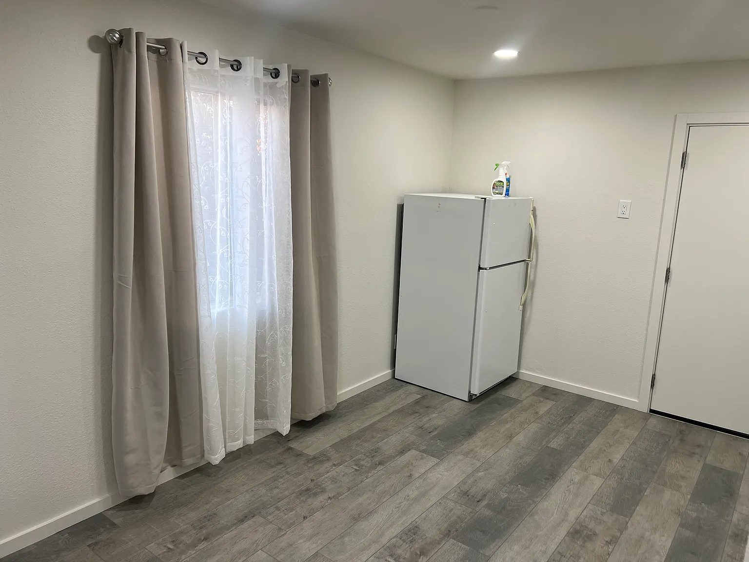 2 bed, 760 sqft, $1,700 — Photo 2