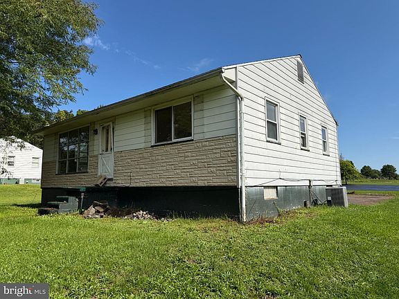 2nd image of 5677 Heffner Rd