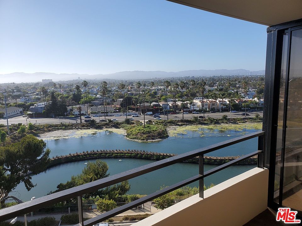 1st image of 4265 Marina City Dr