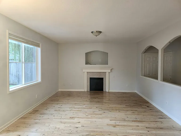 203 NE 55th Ave — Photo 7