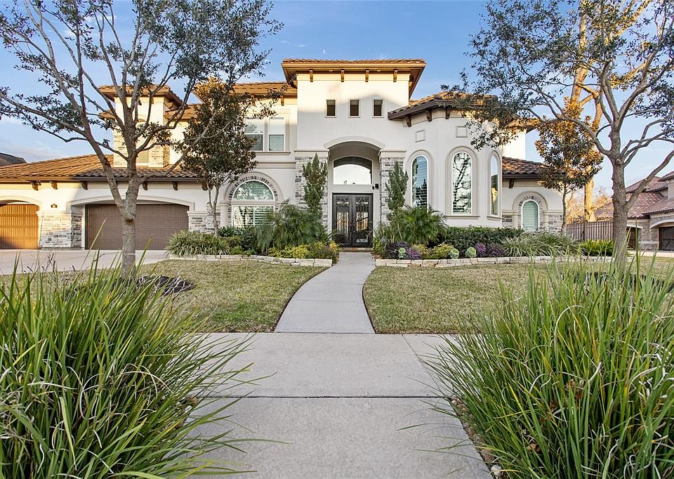 1st image of 34 Foggy Heights Ln