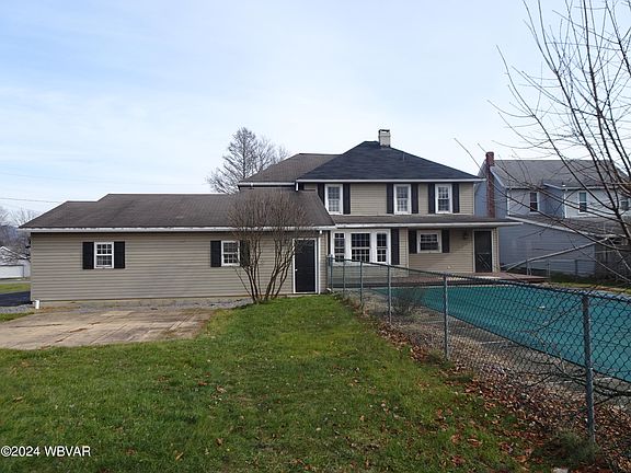 4th image of this home