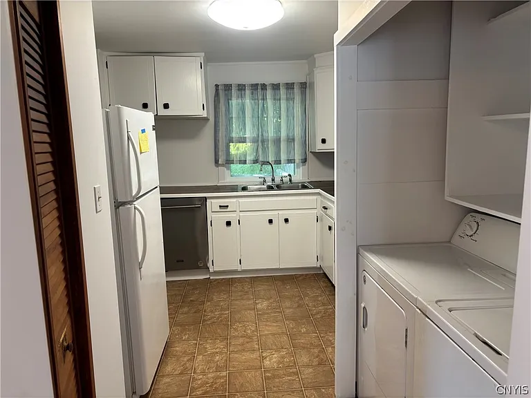 135 W Mohawk St — Photo 7