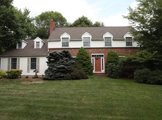 2 Meadow Ln, Annandale, NJ 08801