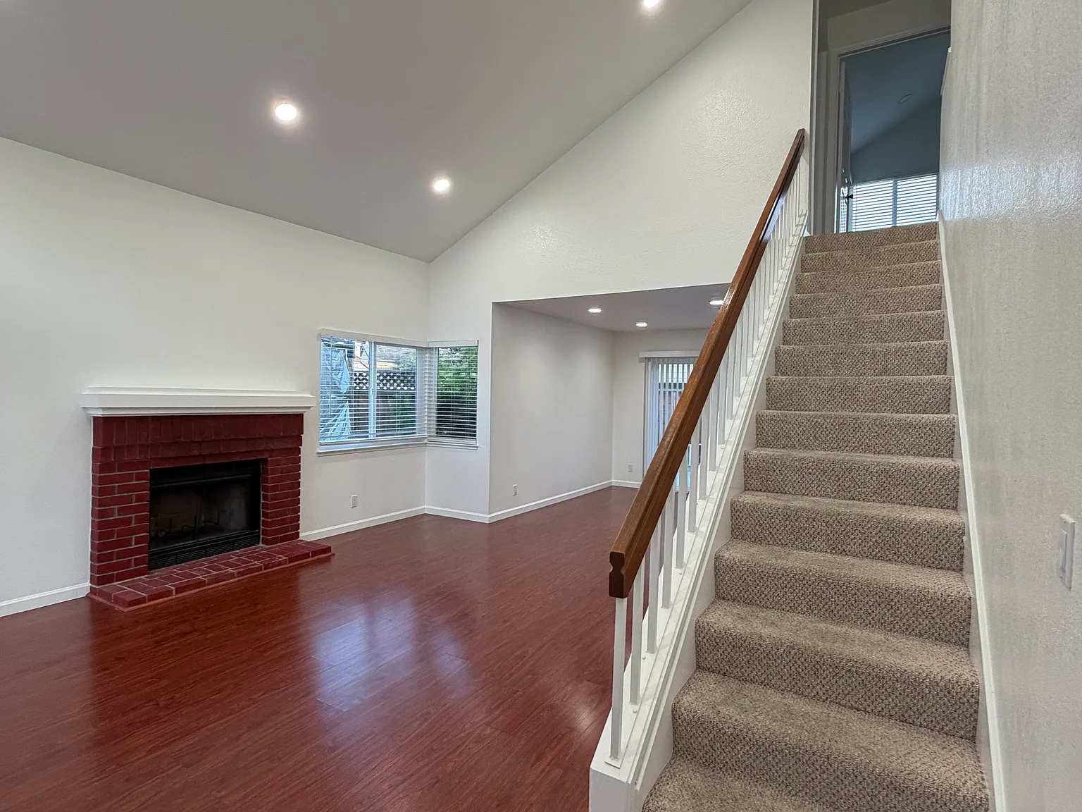 4 bed, 2.5 bath, 1715 sqft, $5,500 — Photo 3