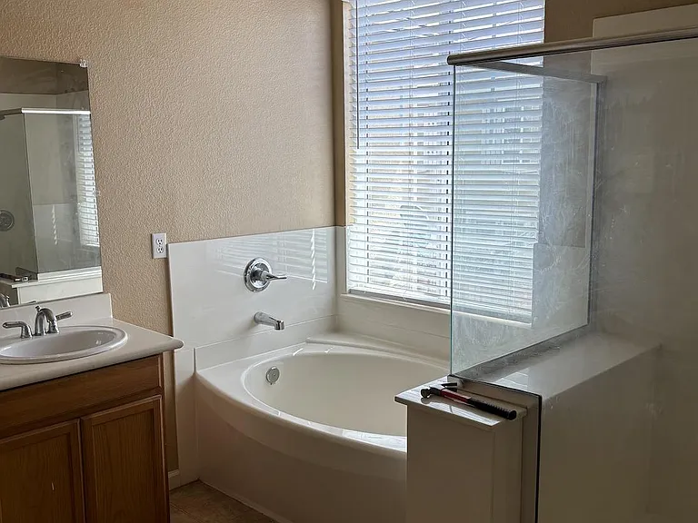 3902 Hidden Grove Ln — Photo 28