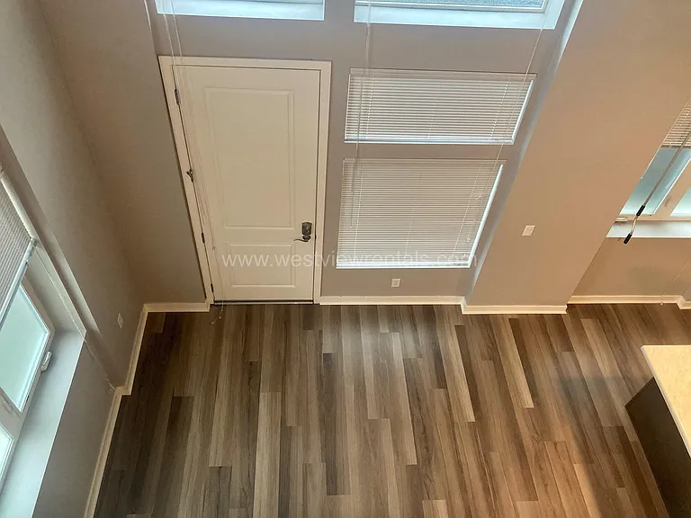 203 E Laurel St — Photo 243