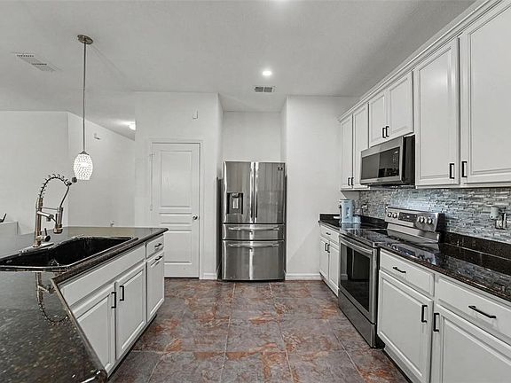 4th image of 2912 BOATING BOULEVARD