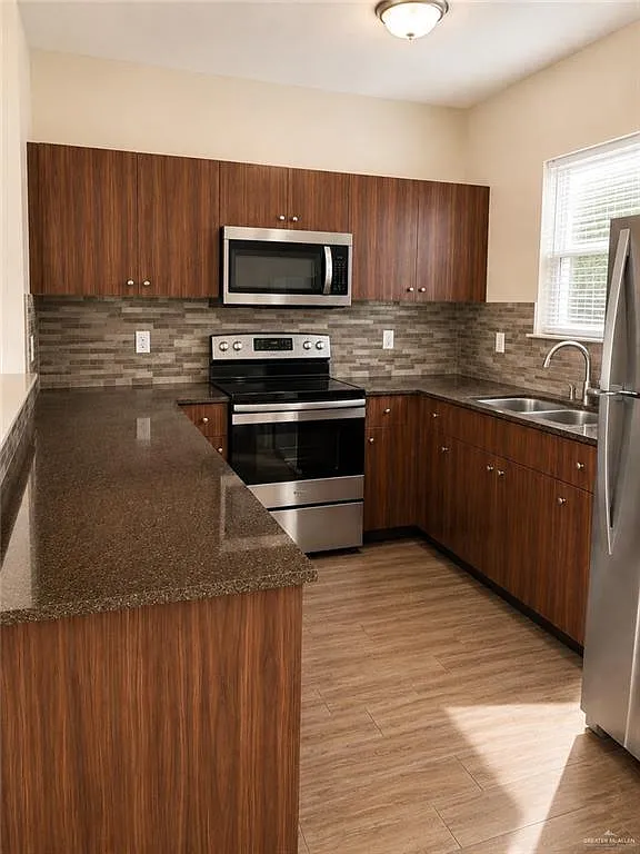 2 bed, 2.0 bath, 1056 sqft, $975 — Photo 3