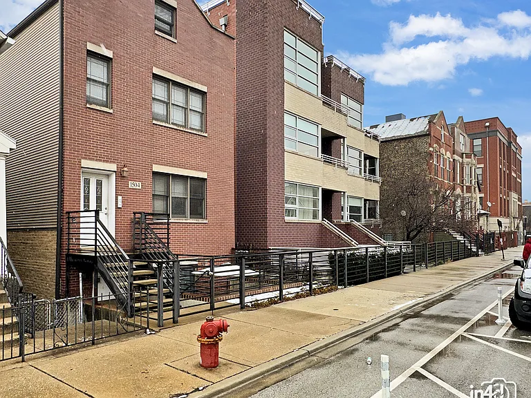 1504 W Augusta Blvd #1 — Photo 2