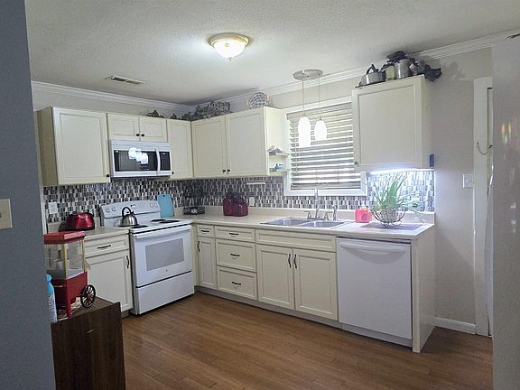 5th image of 237 Clifton Dr