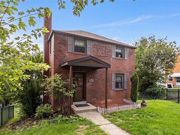 3rd image of 2402 Hillview St