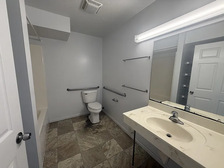 330 W Cherry St #Y23 — Photo 5