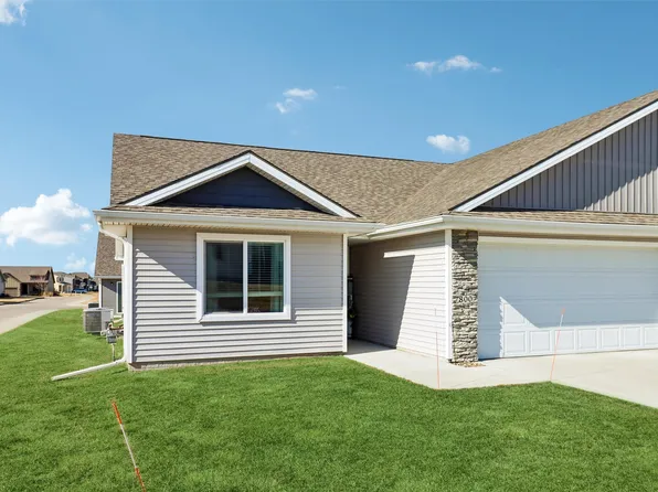 800 Juniper St NW, Bondurant, IA 50035