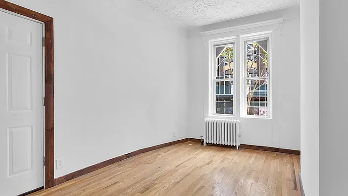 Rented by Nooklyn NYC LLC | media 11