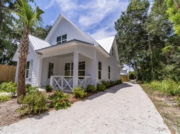 117 Quamley Wells Dr, Saint Simons Island, GA 31522