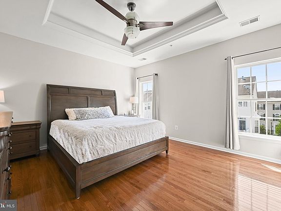 4th image of 1748 Theale Way