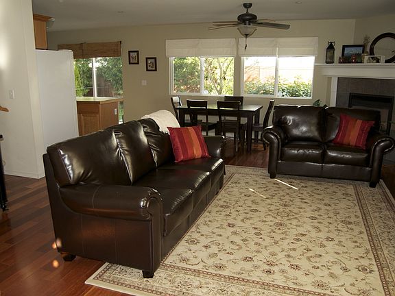 3rd image of 1732 Jensen Ave