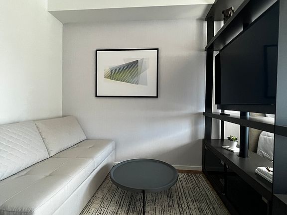 5th image of 398 NE 5th St #2912