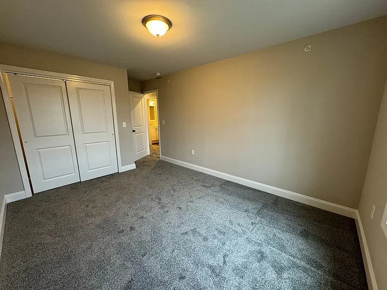 108 Mammoth Rd #B — Photo 11