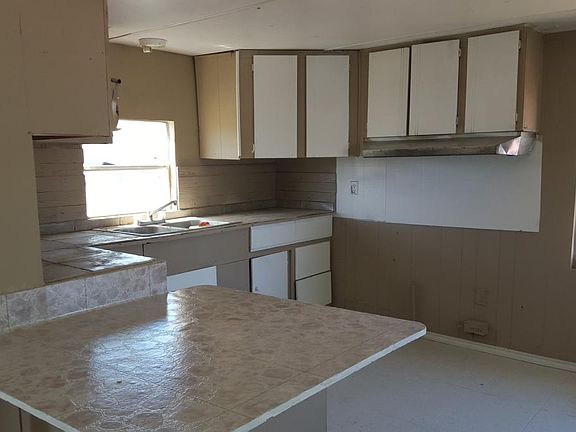 2nd image of 605 N 20th St Spc 82