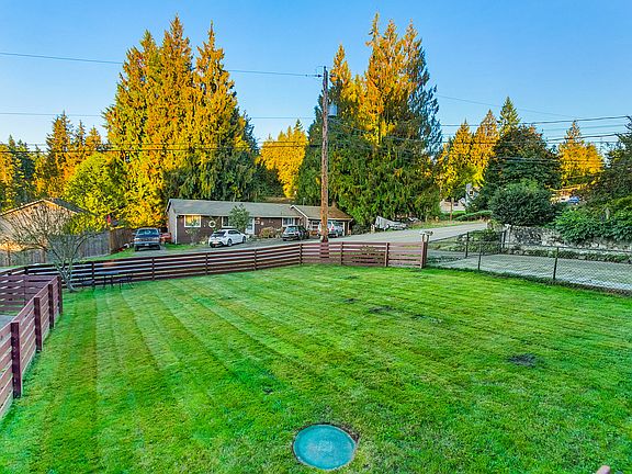 2nd image of 1883 NW Mulholland Blvd