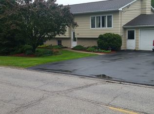 105 E Main St, Lockridge, IA 52635