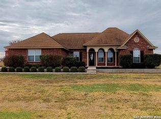 104 Colette Ln, Marion, TX 78124