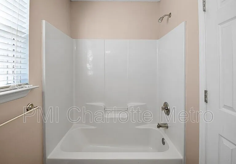 6550 Lynmont Dr — Photo 7