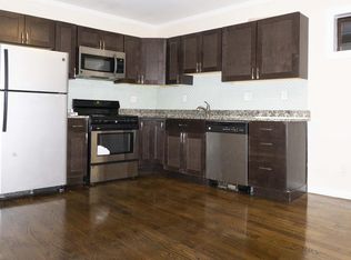 75 Elm St #R3, Watertown, MA 02472