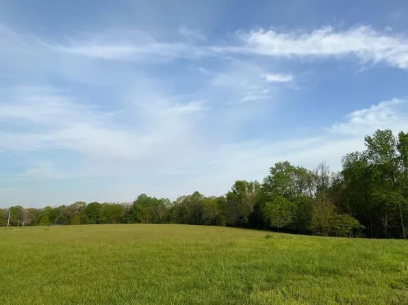 11024 Galen Rd, Lafayette, TN 37083