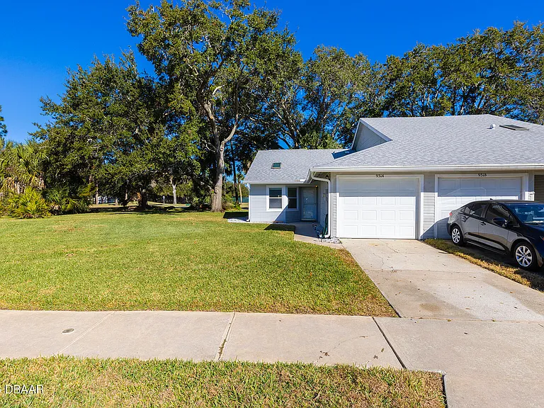 931 Meadow View Dr #A — Photo 2