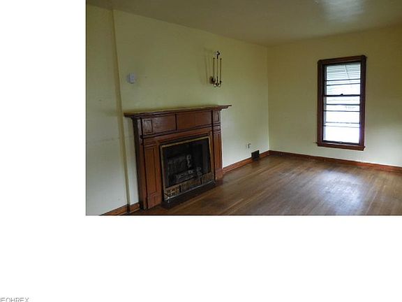 2nd image of 303 Foster Ave
