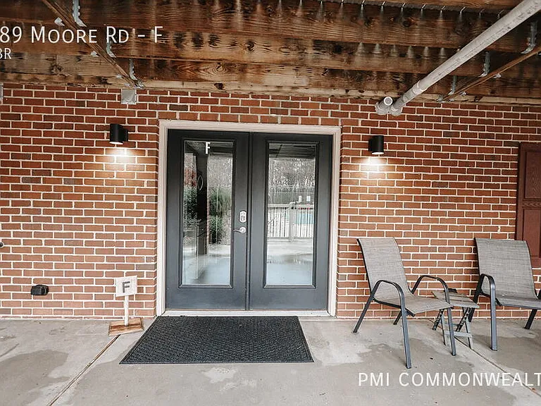 589 Moore Rd #F — Photo 2